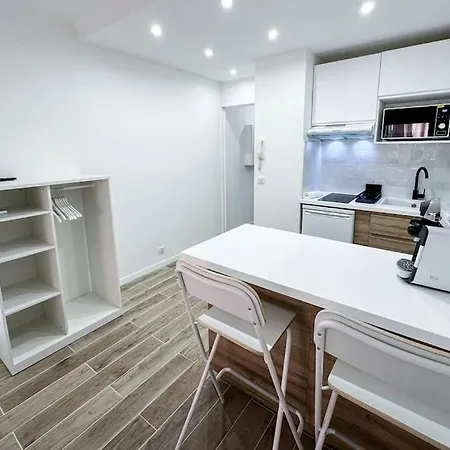 Magnifique Studio Avec Loggia, Parking, Proche De La Mer דירה
