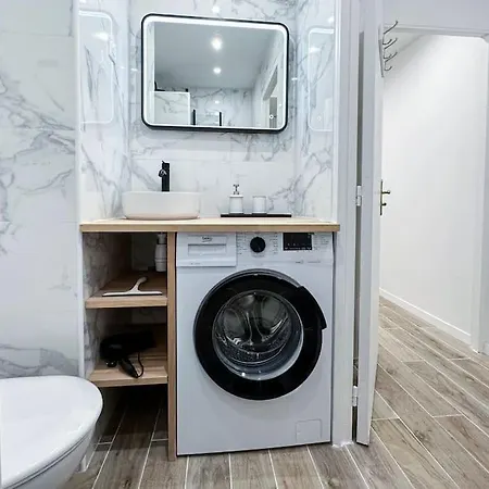 Magnifique Studio Avec Loggia, Parking, Proche De La Mer 앙티브