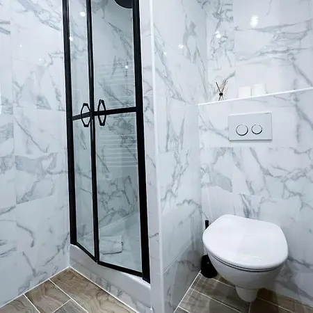 Magnifique Studio Avec Loggia, Parking, Proche De La Mer * Antibes